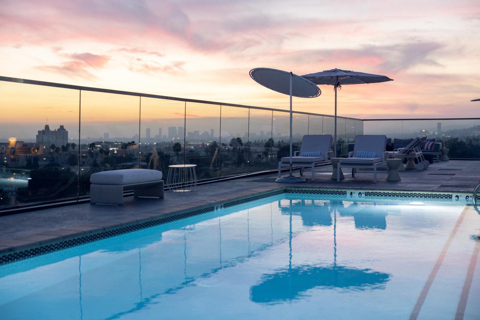 The Godfrey Hotel Hollywood Los Angeles Exterior photo