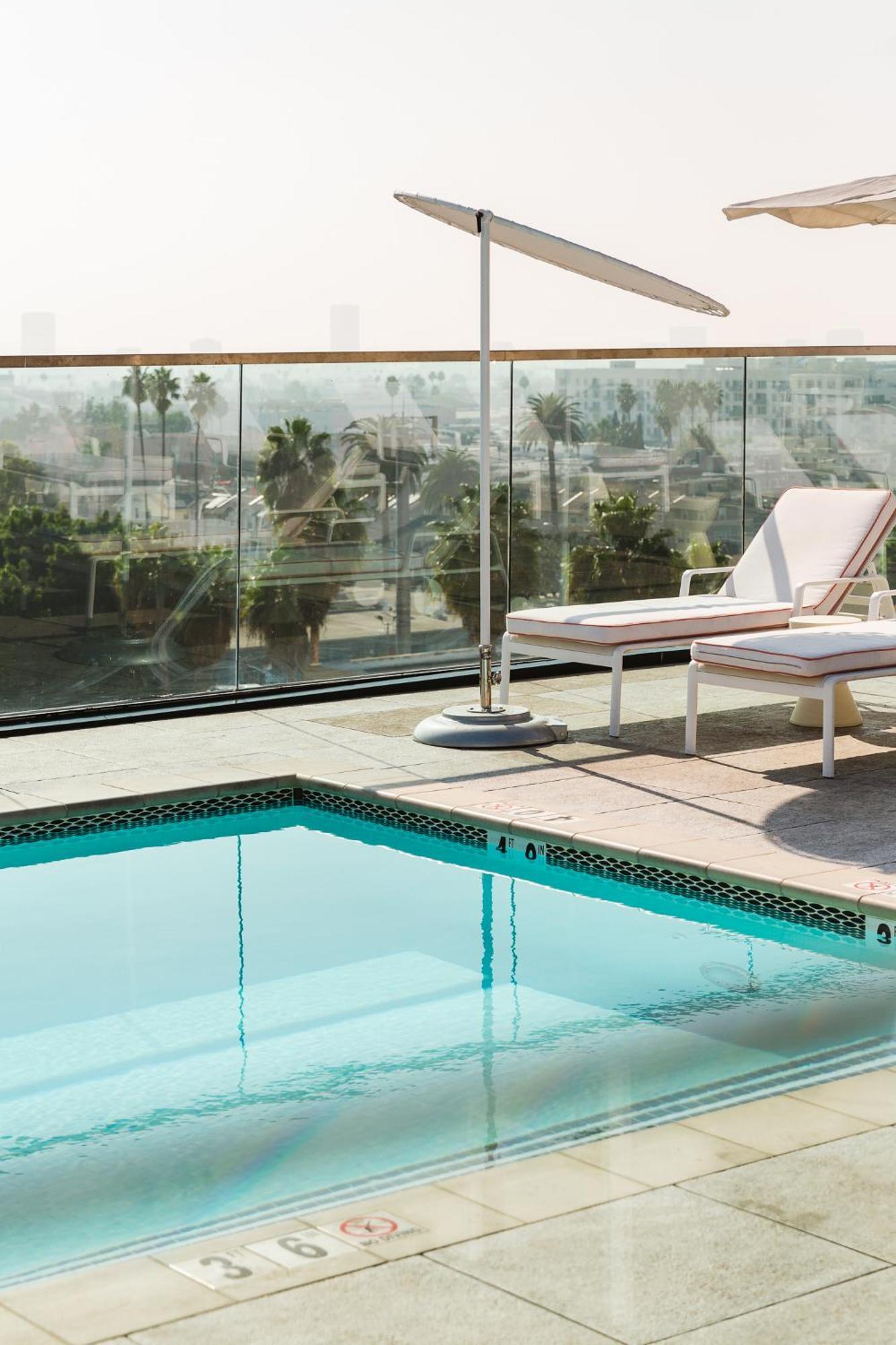 The Godfrey Hotel Hollywood Los Angeles Exterior photo